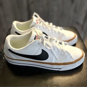 Nike Court Legacy